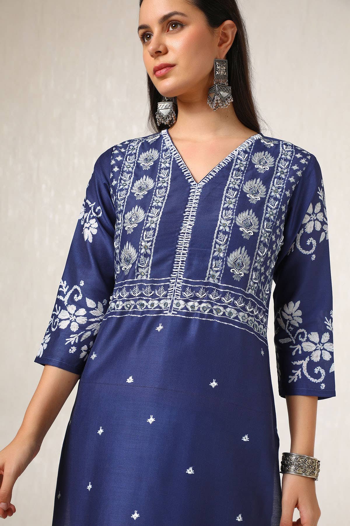 Navy Blue Embellished Muslin Blend Straight Kurta - Image 5